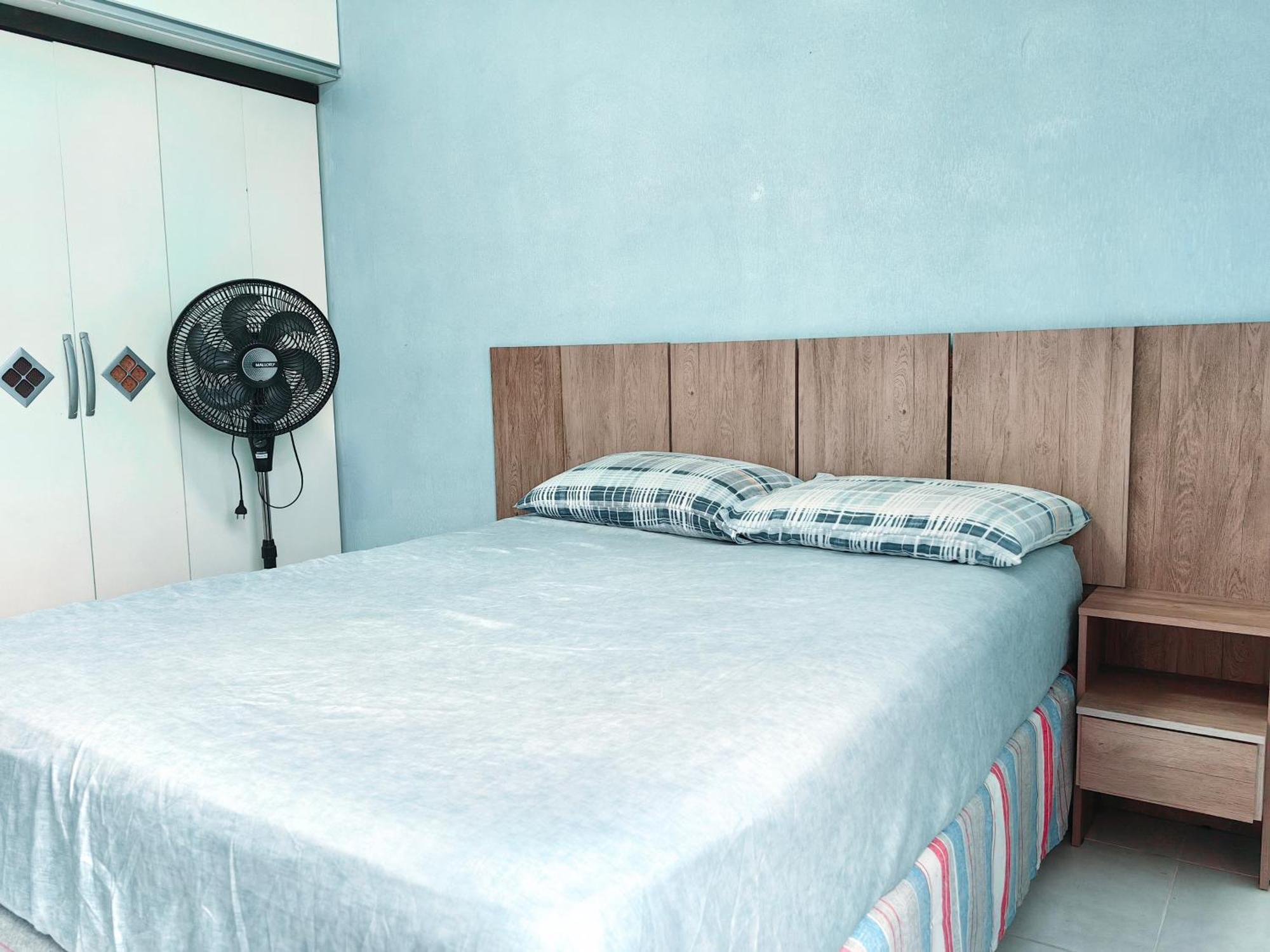 Apartamento No Centro Do Florianopolis. Todos Os Moveis E Ventiladores, Wi-fi, Cozinha Completa, Acomoda Ate 4 Pessoas. No Coracao De Perto De Tudo! Desfrute Do Centro E Trapeche De Beiramar Norte De Floripa Com Uma Bela Caminhada . * Florianopolis