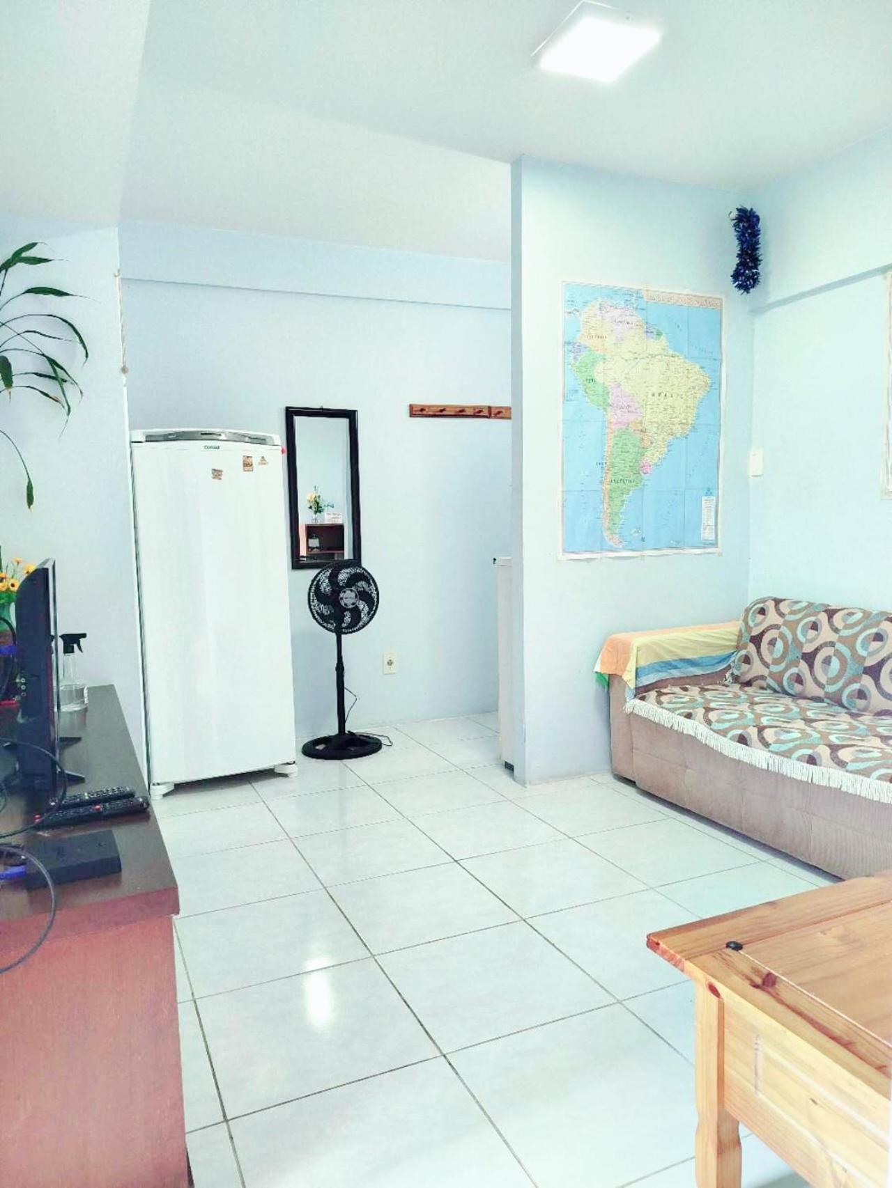Apartamento No Centro Do Florianopolis. Todos Os Moveis E Ventiladores, Wi-fi, Cozinha Completa, Acomoda Ate 4 Pessoas. No Coracao De Perto De Tudo! Desfrute Do Centro E Trapeche De Beiramar Norte De Floripa Com Uma Bela Caminhada . * Florianopolis